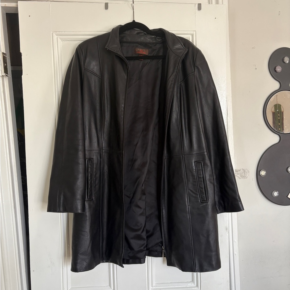 Danier Long Black Genuine Leather Leather Trench Coat Size Large